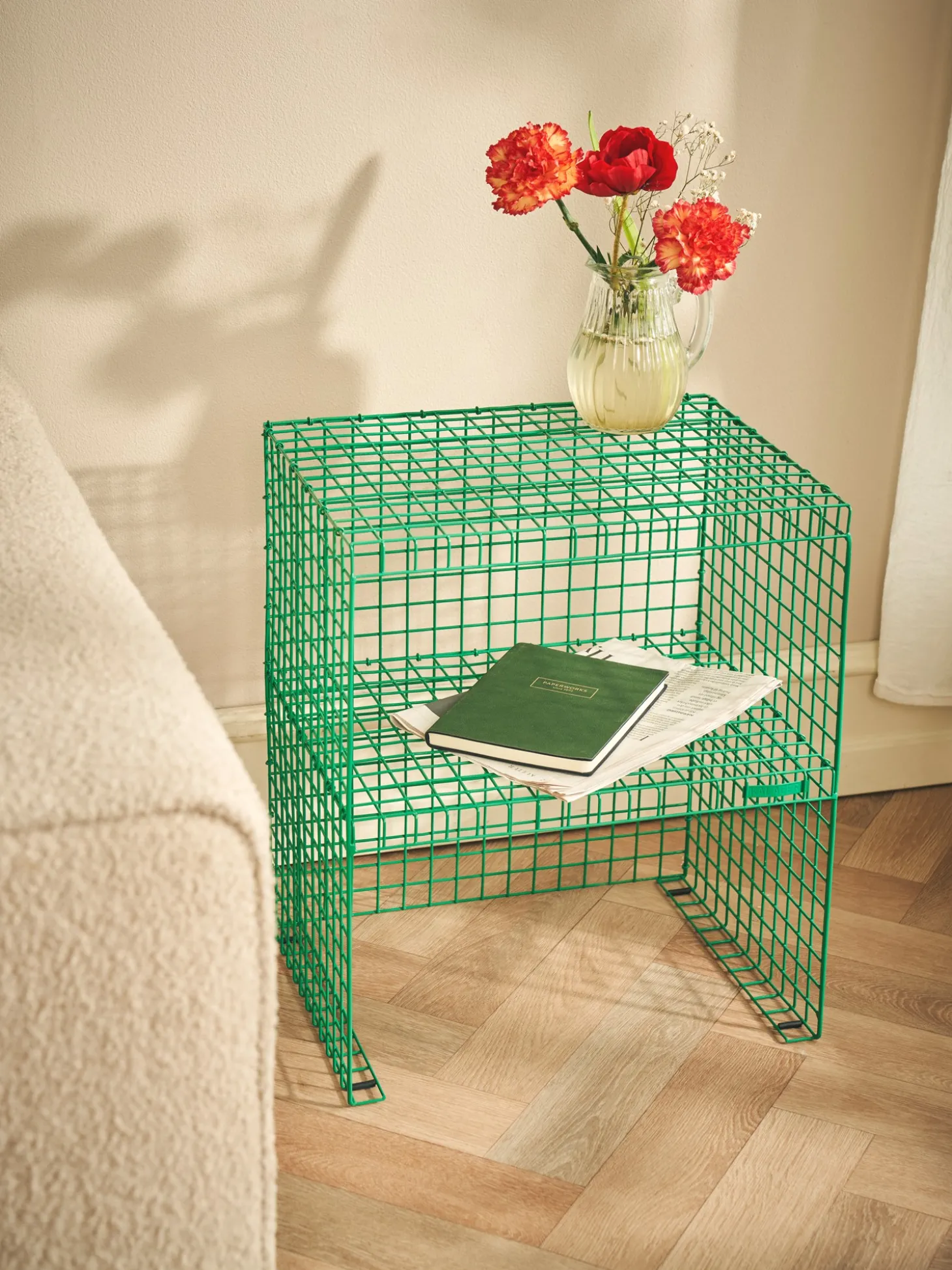 GRID SIDE TABLE