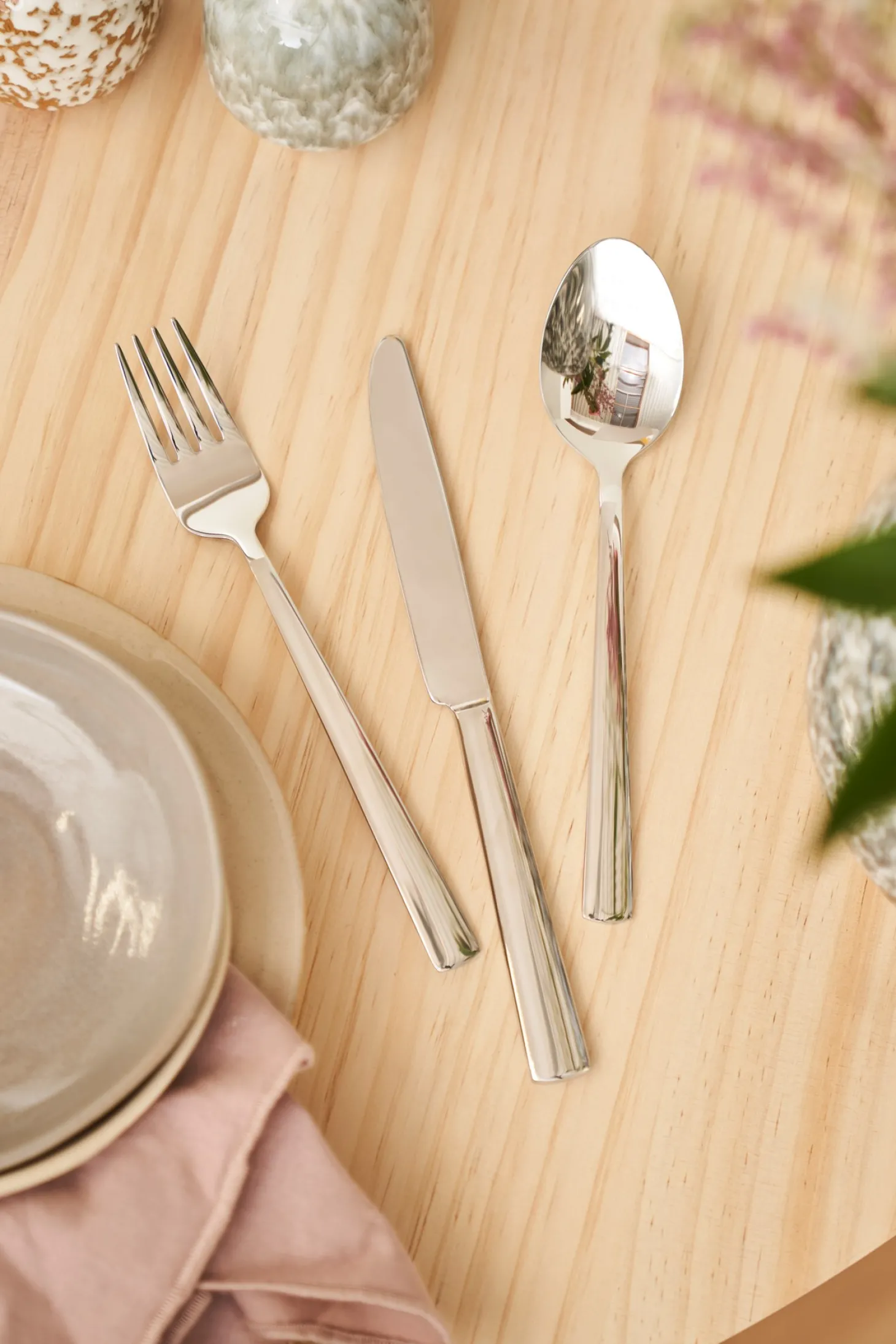 Kniv Med Blank Overflate